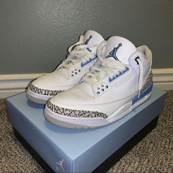 Jordan 3 uc slightly use